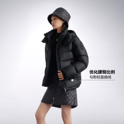 波司登 流光面料 女90鹅绒经典泡芙脱卸帽羽绒服