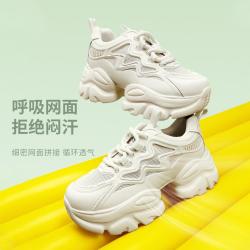 他她 秋季透气休闲运动鞋女厚底百搭轻便老爹鞋女