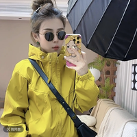冲锋衣女春秋季短款外套运动小个子2025新款爆款洋气夹克女上衣