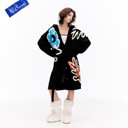 狂野之屋 家居服女款可外穿连帽开衫睡袍秋款舒适保暖彩趣味潮酷