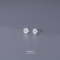 半日逅屿 S999足银耳钉女简约四叶草小耳骨钉养耳洞耳饰 玫瑰