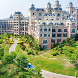 绿发文旅大连区域希尔顿/温泉假日/硬石酒店1晚含早温泉