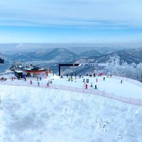 万峰通化滑雪度假区亲子房3店2晚+1v1滑雪教学