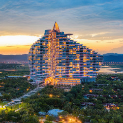 红树林旗舰店三亚湾/亚龙湾/海棠湾4店2晚通兑含玩乐