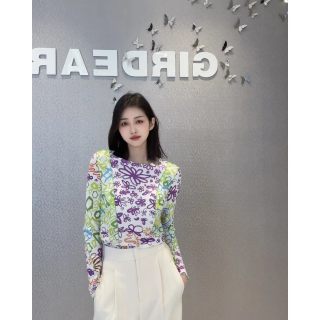 哥弟 【碎花圆领】显瘦长袖打底衫 1300947