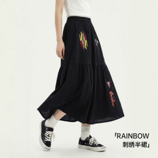 马登 新款五折！黑色纯棉刺绣A字半身裙 S