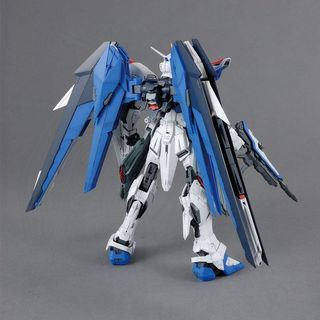 万代 MG ZGMF-X10A 自由高达2.0 拼装模型