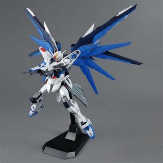 万代 MG ZGMF-X10A 自由高达2.0 拼装模型