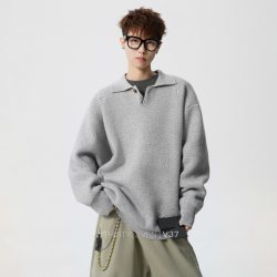 V37 美式复古十字刺绣翻领毛衣男秋季软糯慵懒宽松休闲百搭针织衫