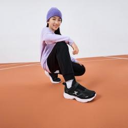 特步 耐磨减压缓震护脚女中大童秋季便携魔术贴户外运动跑步鞋