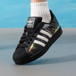 阿迪达斯 滔搏丨adidas阿迪达斯三叶草男女SUPERSTAR贝壳头运动板鞋LA3775