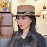 优雅法式小蜜蜂标平顶毛呢礼帽女百搭名媛宽檐爵士帽