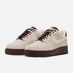耐克 滔搏丨NIKE耐克女子AIR FORCE 1低帮复古百搭运动鞋IZ6166-116