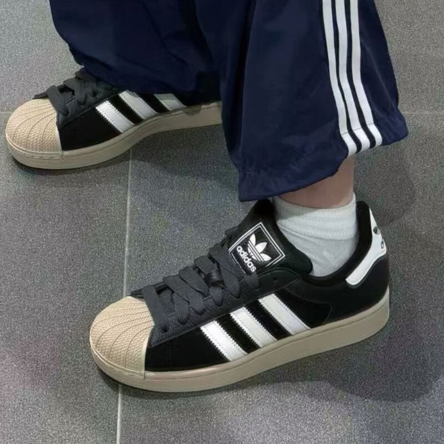 阿迪达斯 三叶草 SUPERSTAR 男女款 板鞋 KJ9948