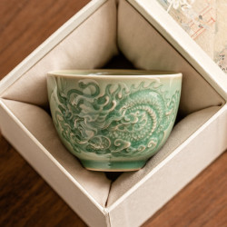茉舟 密合釉浮雕祥龙纹茶杯主人杯中式功夫品茗杯单个陶瓷茶具杯子 越窑青瓷浮雕祥云龙