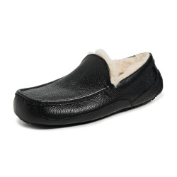 UGG 男式 Ascot 拖鞋, 黑色皮革