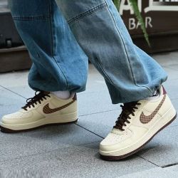 耐克 男子AIR FORCE 1 '07 LE运动休闲鞋IZ6173-222