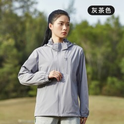 超斯特 防泼水夹克女2026春季新款单层轻量化防风保暖弹力软壳风衣