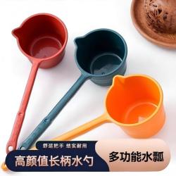 京喜 家用长柄水瓢 厨房加厚塑料水舀  1个随机色 40cm