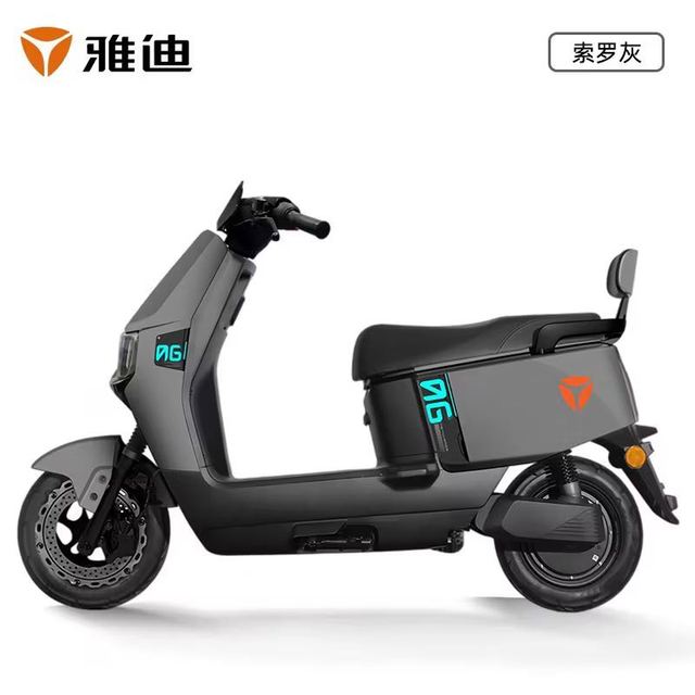 雅迪 莱战-M电动摩托车