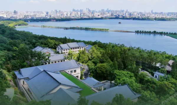 今日必买:浙江西湖山庄·国宾接待中心 精致双床房2天1晚套餐