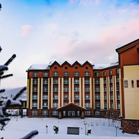 移动端:北大湖山湖居酒店1晚+儿童早餐+12岁以下儿童滑雪票+日场索道及雪具+12周岁以下儿童极乐汤汤泉+1-2成人日场雪...