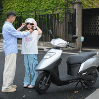 新大洲本田 NS125U踏板燃油省油摩托车实用通勤之选 焕彩白