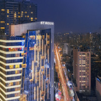 移动端：成都瑞吉酒店2晚+滴滴打车6折出行券+佛罗伦萨小镇礼品卡+佛罗伦萨小镇接送+瑞吉入夜仪式（马刀削香槟）+24小时饮...