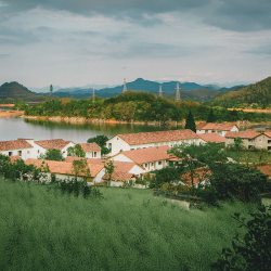 千岛湖西坡酒店四合院景观房/湖景房/套房 2晚（含双早+自助烧烤套餐+双人下午茶）