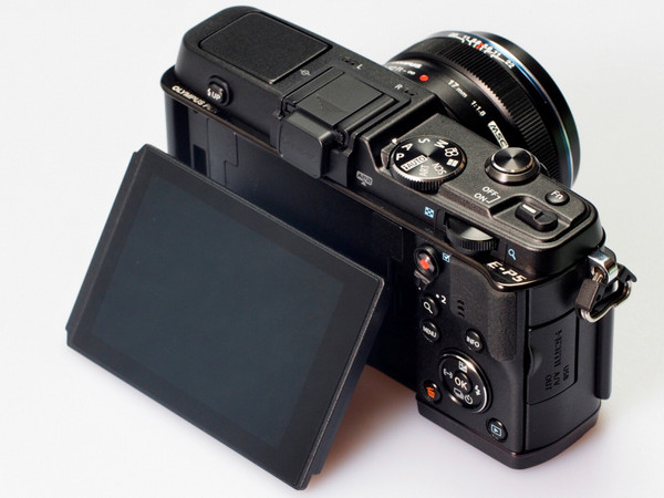 OLYMPUS 奥林巴斯 E-P5 微单套机(17mm/1.8 镜头、VF4 取景器、五轴防抖)