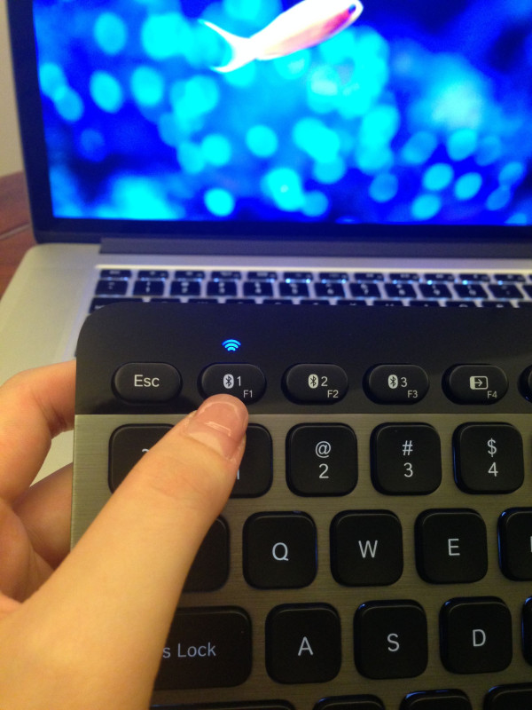 Logitech 罗技 K810 背光无线键盘(自动背光,距离探测,锂电)